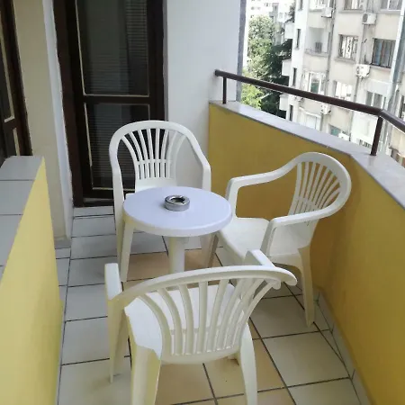 Apartment Tedi Lazur